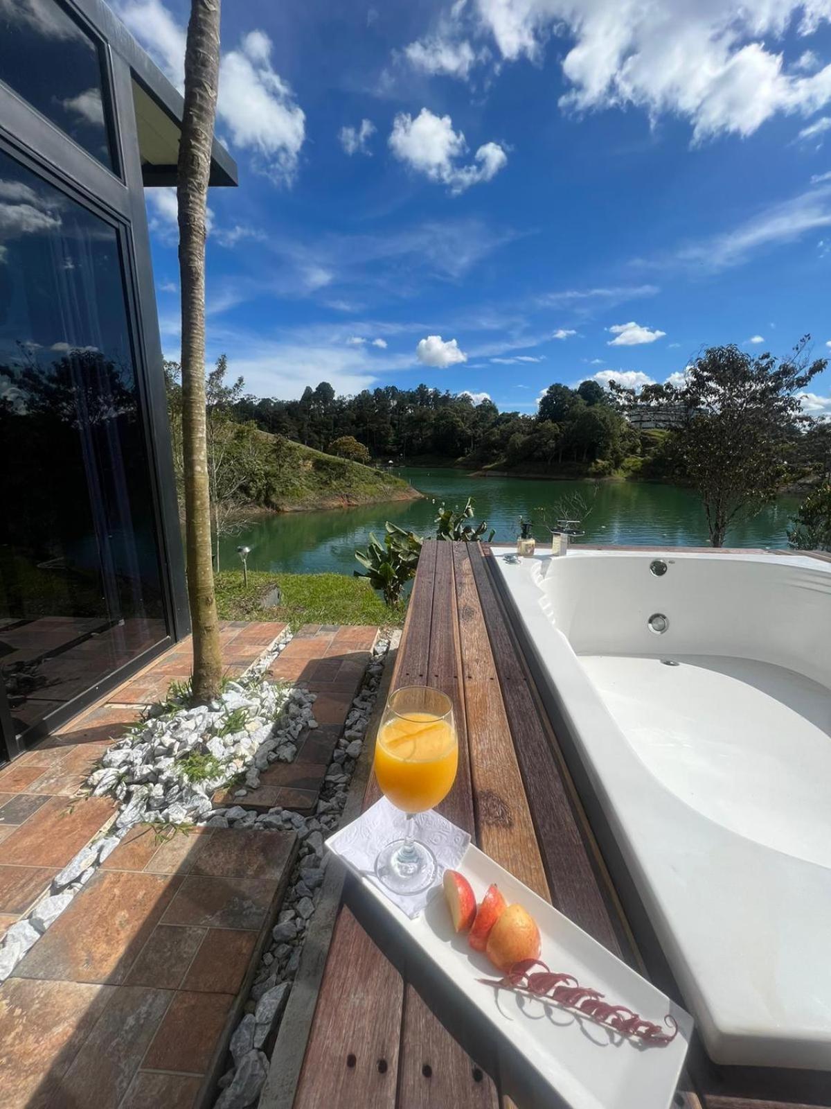 Cabana Privada Sin Prisa "Not Rush" Preciosa! Con Jacuzzi, Vista Y Acceso Directo Al Embalse, Vista A La Piedra , Deporte Acuatico Paddle Board And Breakfast Incluidos ! Imperdible Guatape Exterior photo